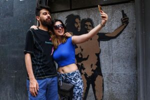 Jak długo trwa podróż samolotem z Polski doTbilisi? Sprawdź czas lotu do Gruzji!