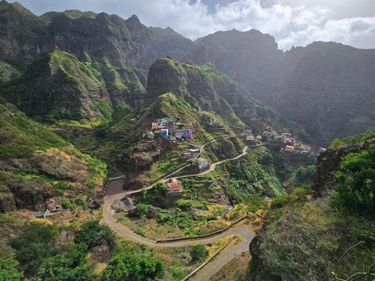 Jak długo trwa lot z Warszawy na Wyspy Zielonego Przylądka? Sprawdź nasz kompletny rozkład!