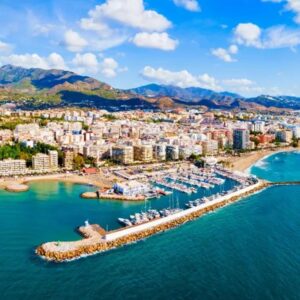 Jak długo trwa przelot z Warszawy do Malagi? Oto sprawdzona długość lotu