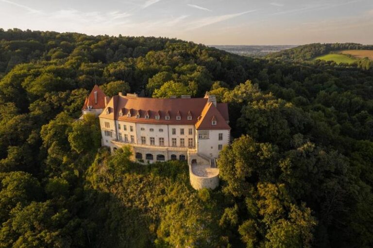 Odkryj magiczne powody, dla których goście zakochują się w Hotelu Castle w Bystrzycy