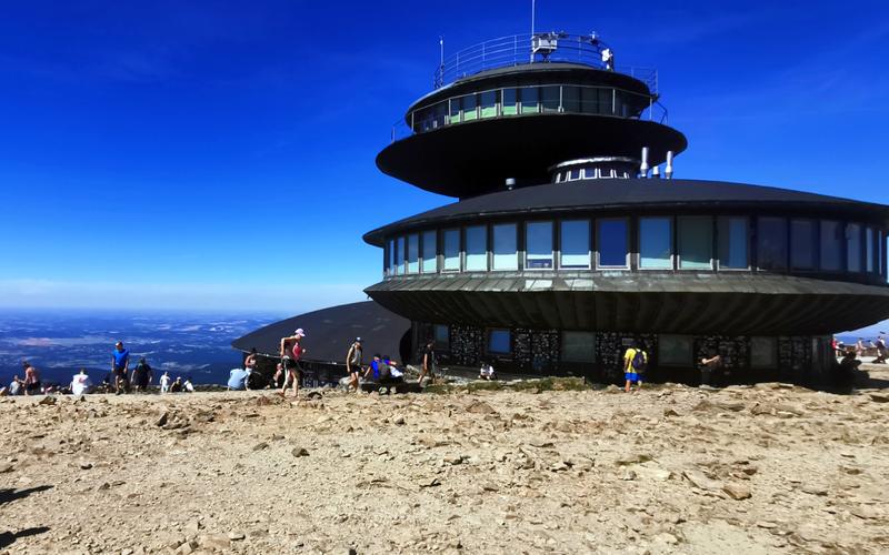 Śnieżka turystyka historyczna
