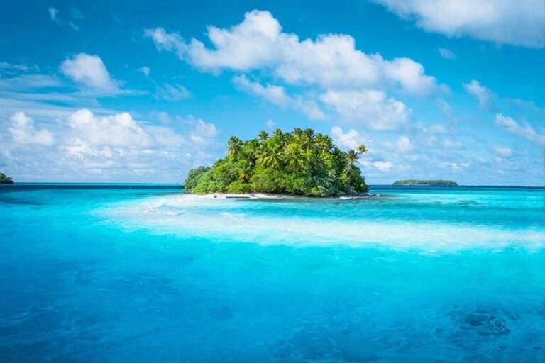 Sekrety najbardziej fascynujących bezludnych wysp świata, które warto odkryć