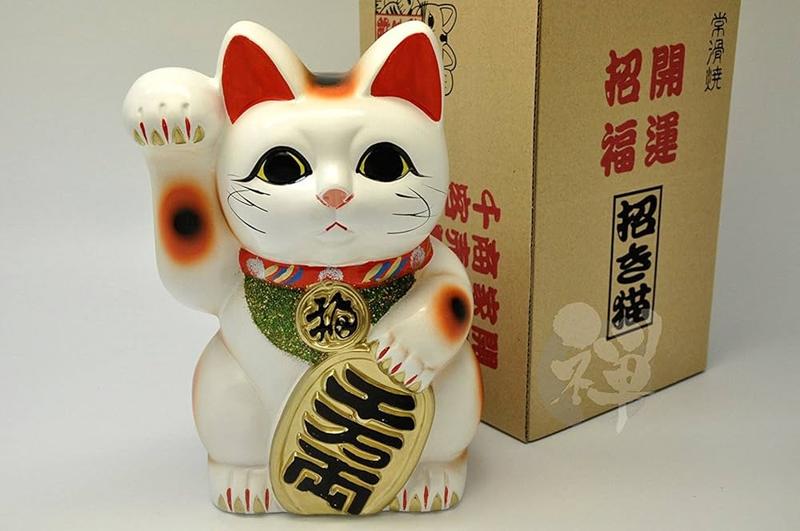 Maneki-neko znaczenie kolorów