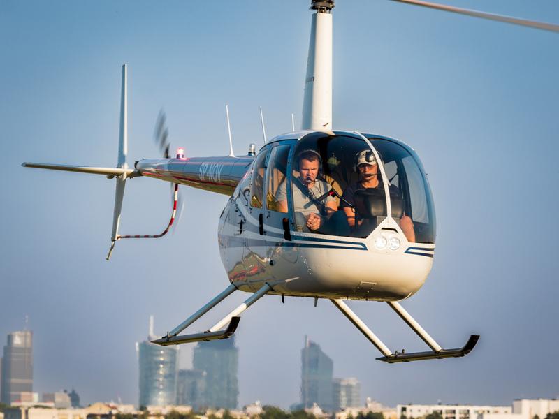 Czas przelotu helikopterem z Zakopanego do Warszawy – ile naprawdę trwa podróż?