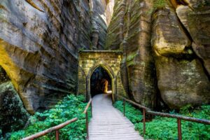 Góry Sowie atrakcje: odkryj, co może zaoferować to miejsce w porównaniu do Jeleniej Góry