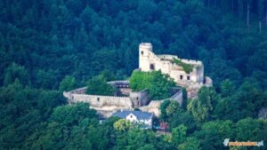 Odkryj najpiękniejsze zamki: 3 perły architektury obronnej wokół Karpacza