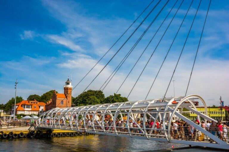 Ustka atrakcje: odkryj 5 wyjątkowych miejsc, które warto zobaczyć