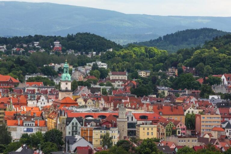 Odkryj Jelenią Górę: 9 niezwykłych atrakcji, które cię zaskoczą!