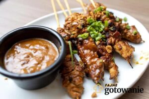 Zaskakujące połączenia – odkryj 5 nieoczywistych smaków z sosem satay