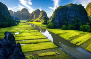 Czemu Ninh Binh to ukryty skarb, który zachwyca jak lądowe Ha Long Bay?