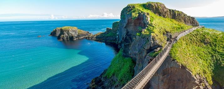 Ile trwa lot do Irlandii z Polski? Czasy lotów i różnice dróg