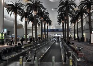 Ile trwa lot z Katowic do Dubaju? Czas przelotu i praktyczne informacje