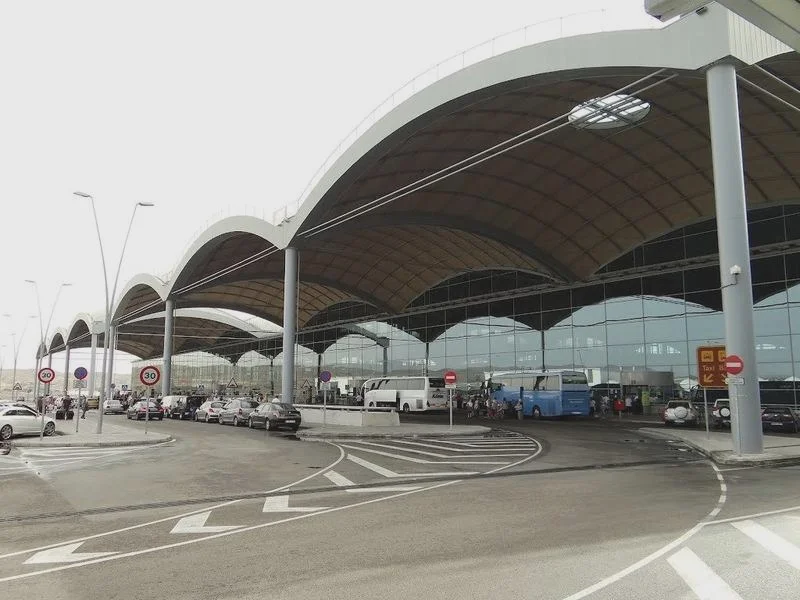 Ile trwa podróż do Alicante samolotem? Rzeczywisty czas lotu