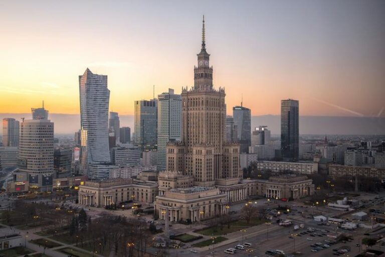 Warszawa centrum – 5 atrakcji na udany spacer po mieście