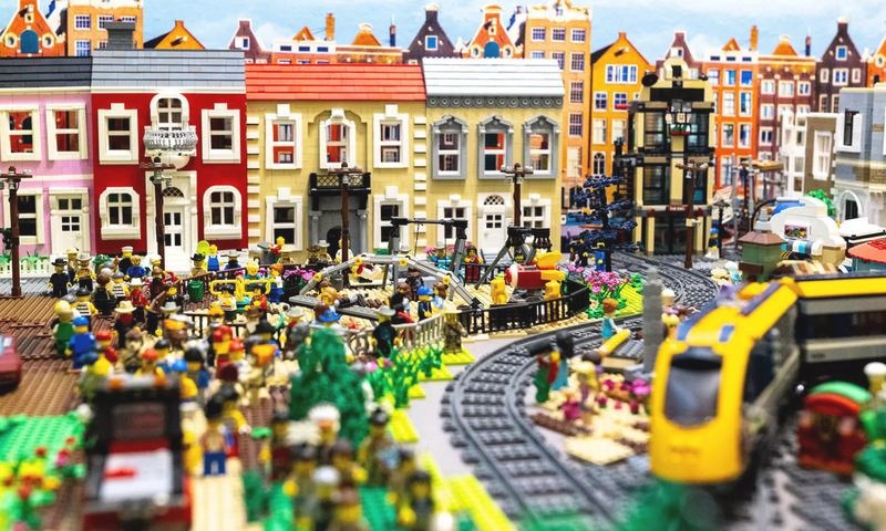 Zaskakujący świat klocków: wystawa LEGO w Krakowie zachwyca