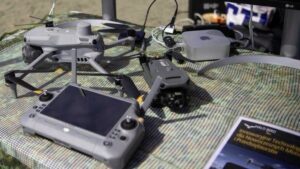 Czy można latać dronem? Gdzie wolno robić to legalnie i bez mandatu