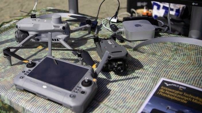 Czy można latać dronem? Gdzie wolno robić to legalnie i bez mandatu