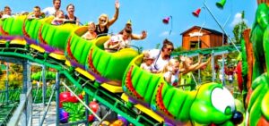 Rollercoastery w Polsce: top 3 miejsca dla fanów mocnych wrażeń